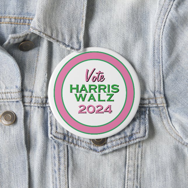 Macaron Rond 10 Cm Vote rose vert HARRIS WALZ 2024 Grande campagne (En situation)