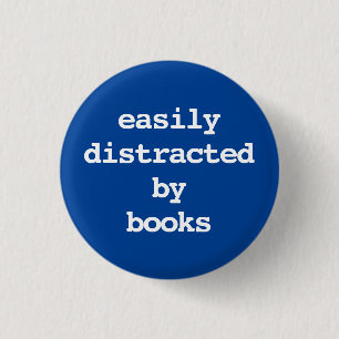 Macaron Rond 2,50 Cm facilement distrait par la typographie des livres 