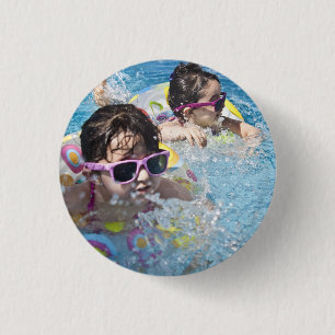 Macaron Rond 2,50 Cm HAMbWG - Bouton Carré - 2 filles lil dans le pool