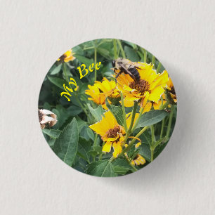 Macaron Rond 2,50 Cm Le bourdon pollinise une fleur jaune