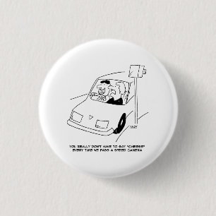 Macaron Rond 2,50 Cm Le conducteur dit du fromage en passant une caméra