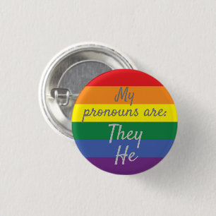 Macaron Rond 2,50 Cm Mes pronouns sont : Le drapeau Arc-en-ciel