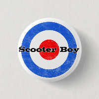 Pin de garçon de scooter