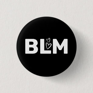 Macaron Rond 2,50 Cm Typographie de BLM/ Coeurs blancs sur Noir
