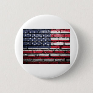 Macaron Rond 5 Cm American flag painting on a brick wall