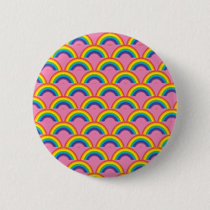 Macaron Rond 5 Cm Arc en ciel sur un arrière - plan rose