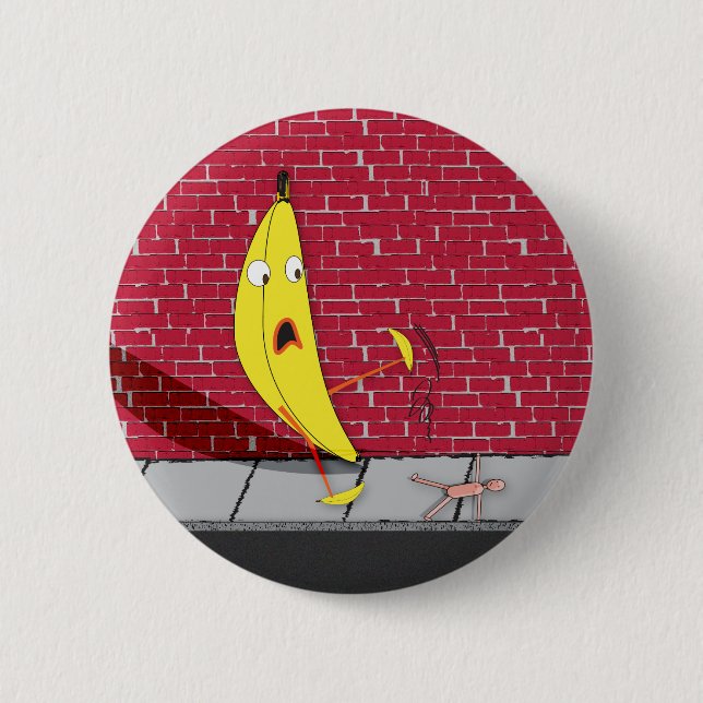 Macaron Rond 5 Cm Banane glissant sur un bouton de personne (Devant)