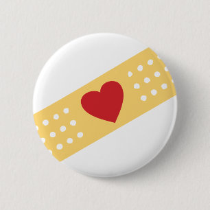 Macaron Rond 5 Cm Bande-Aide avec un coeur rouge