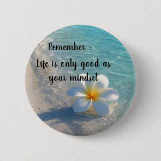 Macaron Rond 5 Cm Broche fleur blanche avec un thème de plage