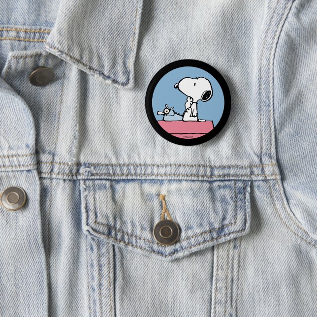 Macaron Rond 5 Cm cacahuètes | Snoopy à la machine à écrire (En situation)