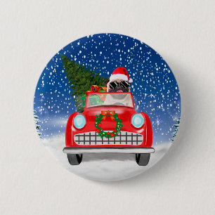 Macaron Rond 5 Cm Chien Pug Conduisant une Voiture dans la Neige Noë