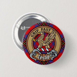 Macaron Rond 5 Cm Clan Leslie Crest sur Red Tartan