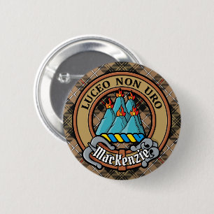 Macaron Rond 5 Cm Clan MacKenzie Crest sur Tartan de chasse Brown