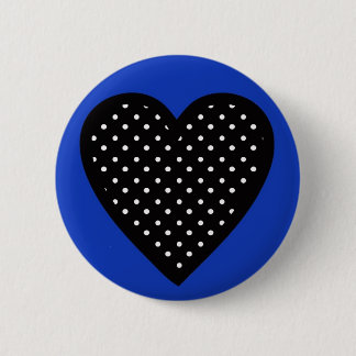 Macaron Rond 5 Cm Coeur noir avec le pois sur l'arrière - plan bleu