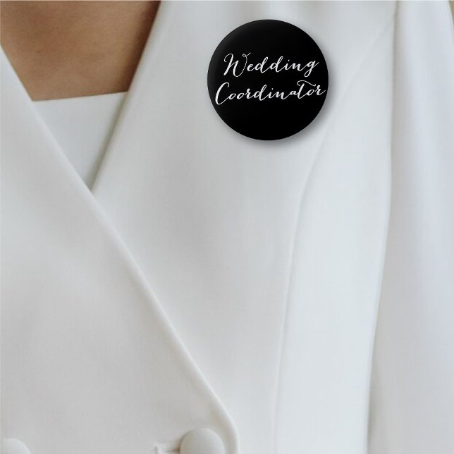 Macaron Rond 5 Cm Coordinateur mariage Classic Script Bridal Party ('Wedding Coordinator' B&W Simple Classic Script Calligraphy Pinback Button @ fatfaton_blue_knot)