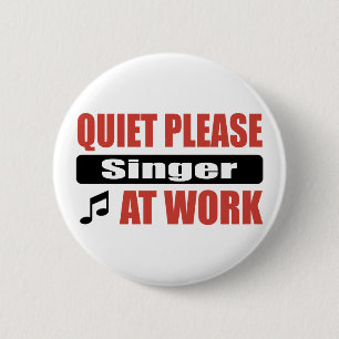 Macaron Rond 5 Cm De tranquillité chanteur svp au travail