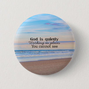 Macaron Rond 5 Cm Dieu travaille la typographie chrétienne Biblique