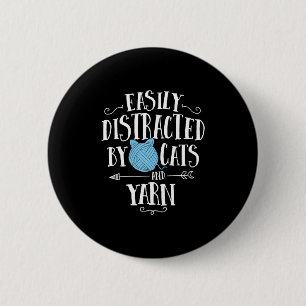 Macaron Rond 5 Cm Facilement Distrait Par Les Chats Et Le Tricot De