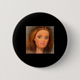 Macaron Rond 5 Cm Funny Disgusting Doll Face Meme 