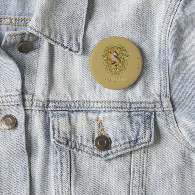 Macaron Rond 5 Cm HARRY POTTER™ | Crête HUFFLEPUFF™ (En situation)