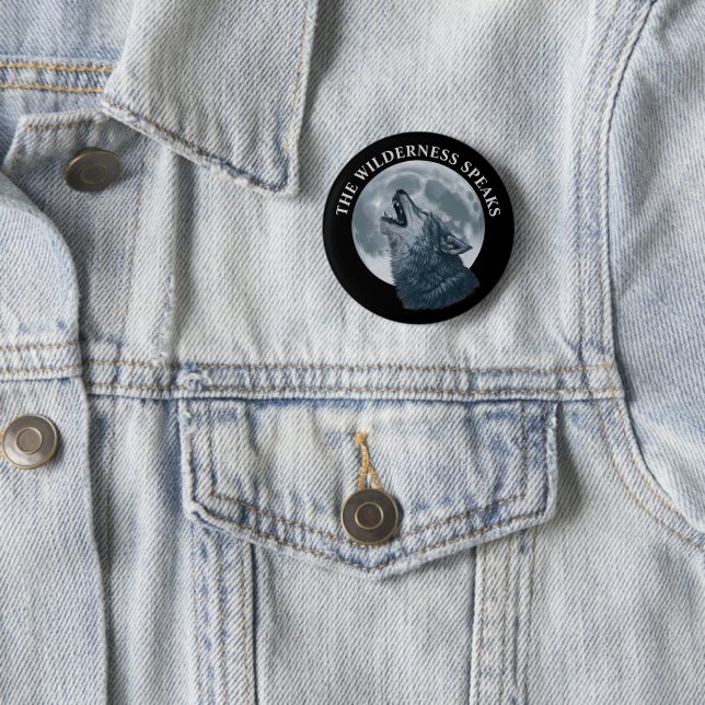 Macaron Rond 5 Cm Howling Wolf et Moon (En situation)