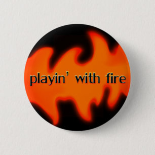 Macaron Rond 5 Cm Jeu avec le feu avec le bouton de flammes