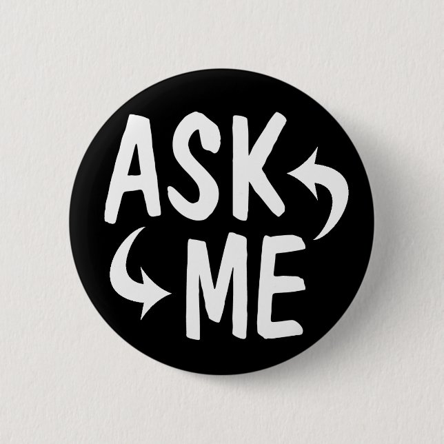 Macaron Rond 5 Cm Le noir me demandent de me boutonner (Devant)