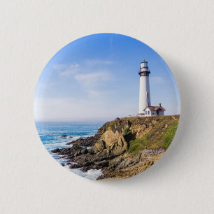 Macaron Rond 5 Cm Lighthouse on hill blue sky white house ocean