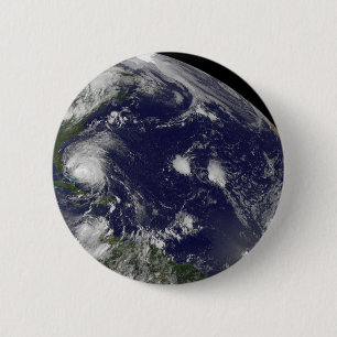 Macaron Rond 5 Cm L'Ouragan Irene Traverse Les Bahamas.