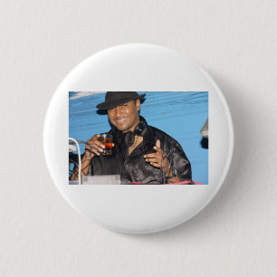 MACARON ROND 5 CM MARCHANDISE DE CRAIG ROSS YOUNG LION