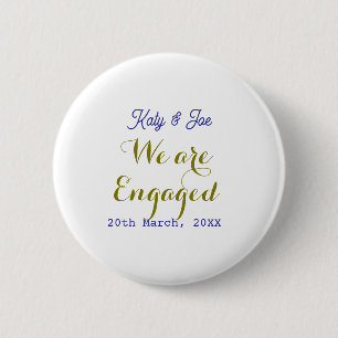 Macaron Rond 5 Cm Nous sommes fiancés violet or nom date élégant sim