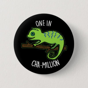 Macaron Rond 5 Cm One In Cha-Million Funny Chameleon Pun Dark BG