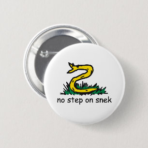Macaron Rond 5 Cm Pas de pas sur les mèmes de serpent Gadsden parodi