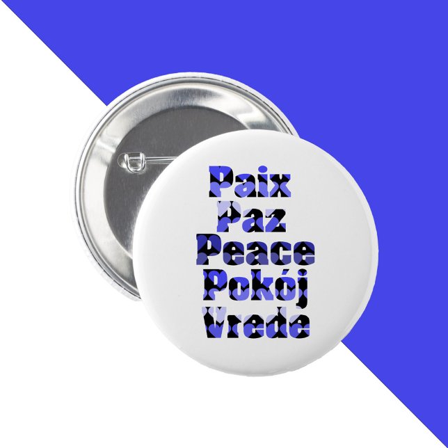 Macaron Rond 5 Cm Peace Many Languages Hearts Blue (A pin back button that says peace in a variety of foreign languages with blue hearts.)