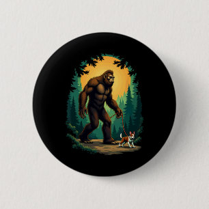 Macaron Rond 5 Cm Randonnée avec Bigfoot en camping avec Boston Terr