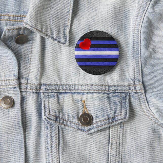 Macaron Rond 5 Cm SlipperyJoe's cuir drapeau orgueil noir bleu royal (En situation)