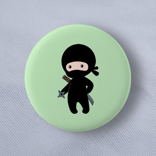 Macaron Rond 5 Cm Tiny Ninja Holding Throwing Star sur Green