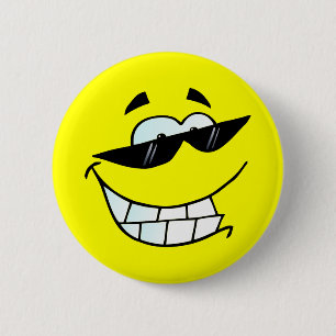 Macaron Rond 5 Cm Visage souriant dans les lunettes de soleil