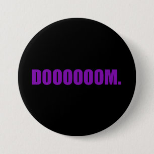 Macaron Rond 7,6 Cm DOOOOOM. Bouton en violet