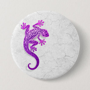 Macaron Rond 7,6 Cm Gecko pourpre s'élevant sur un mur blanc