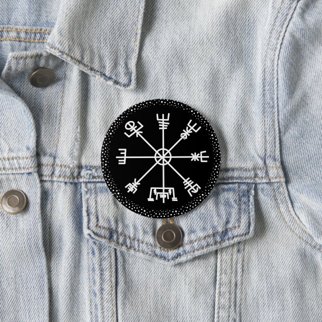 Macaron Rond 7,6 Cm Symbole de protection islandais antique Veldismagn (En situation)