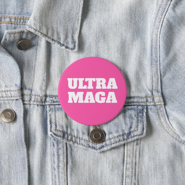 Macaron Rond 7,6 Cm Ultra MAGA femmes roses pour Trump (En situation)