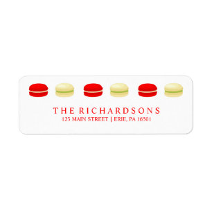 Macarons français de Noël rouge et vert en blanc