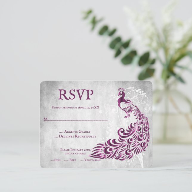 Magenta Peacock Leaf Vine Wedding Carte RSVP (Debout devant)