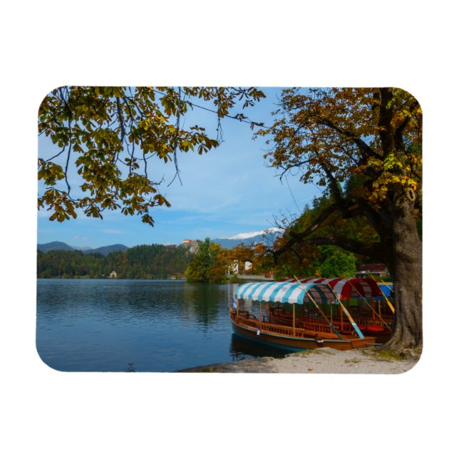 Magnet Flexible Bateaux touristiques dans le lac Bled en automne (Horizontal)