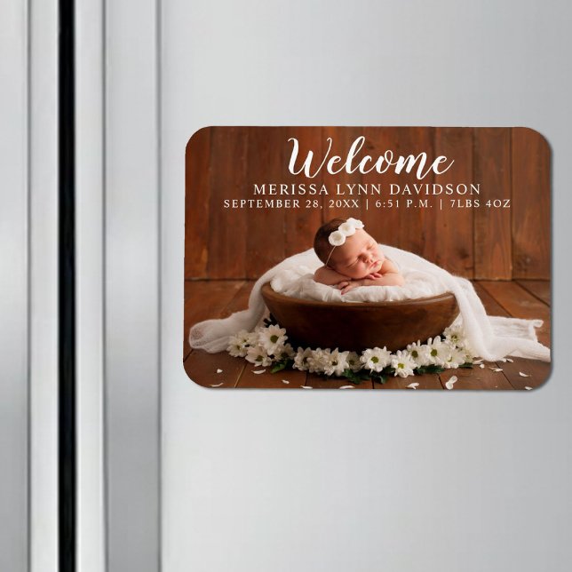 Magnet Flexible Bienvenue Script Girl Photo Faire-part de naissanc (A cute girl photo birth announcement magnet personalize it with her birth stats.)