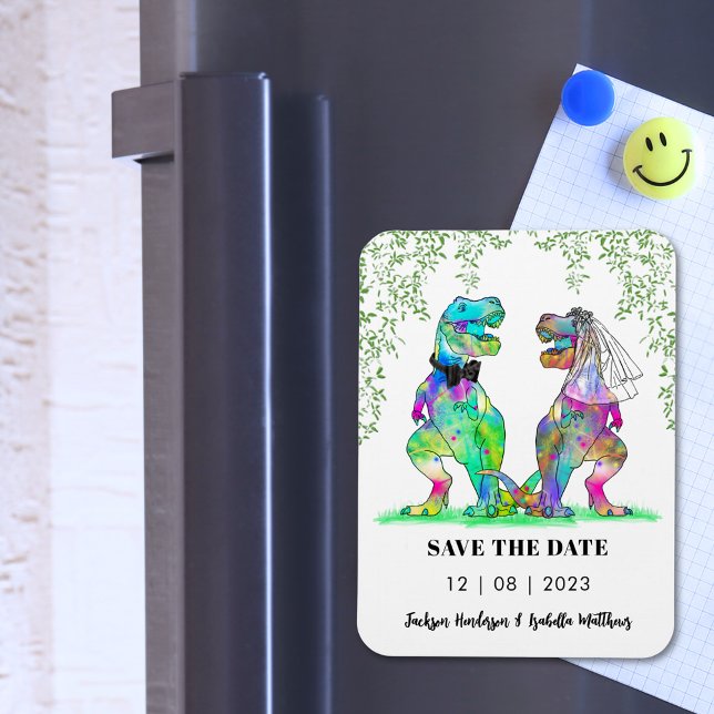 Magnet Flexible Dinosaur Mariage À Thème Enregistrer La Date (Dinosaur themed wedding save the date invitation magnet colorful T-Rex bride and groom)