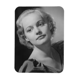 Magnet Flexible Femme posant 2