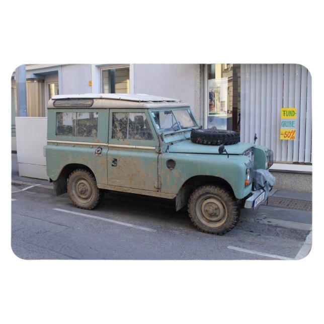 Magnet Flexible Green Land Rover (Horizontal)