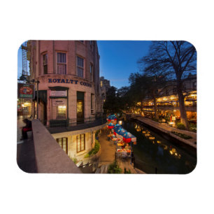 Magnet Flexible Le Riverwalk À Dusk Dans Le Centre-Ville De San A